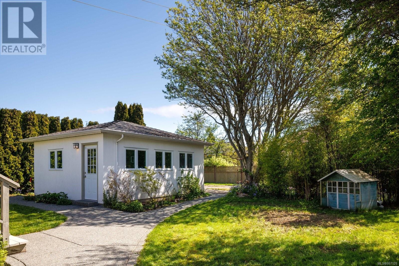 2627 Dunlevy St, Oak Bay, British Columbia  V8R 5Z3 - Photo 36 - 997128