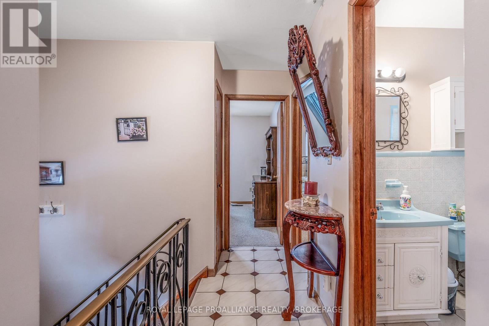58 Joseph Street, Kingston, Ontario  K7K 2H5 - Photo 11 - X12115900