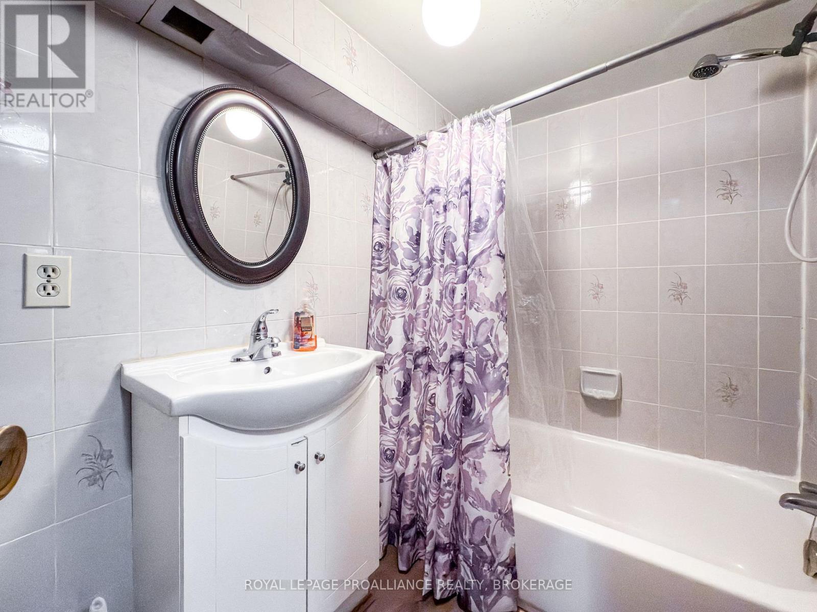 58 Joseph Street, Kingston, Ontario  K7K 2H5 - Photo 22 - X12115900