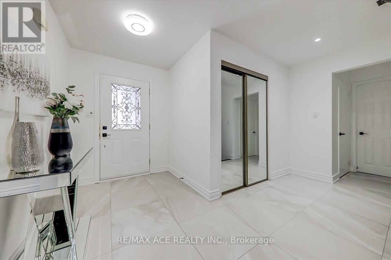 Property at 1579 HEATHSIDE CRESCENT image 4