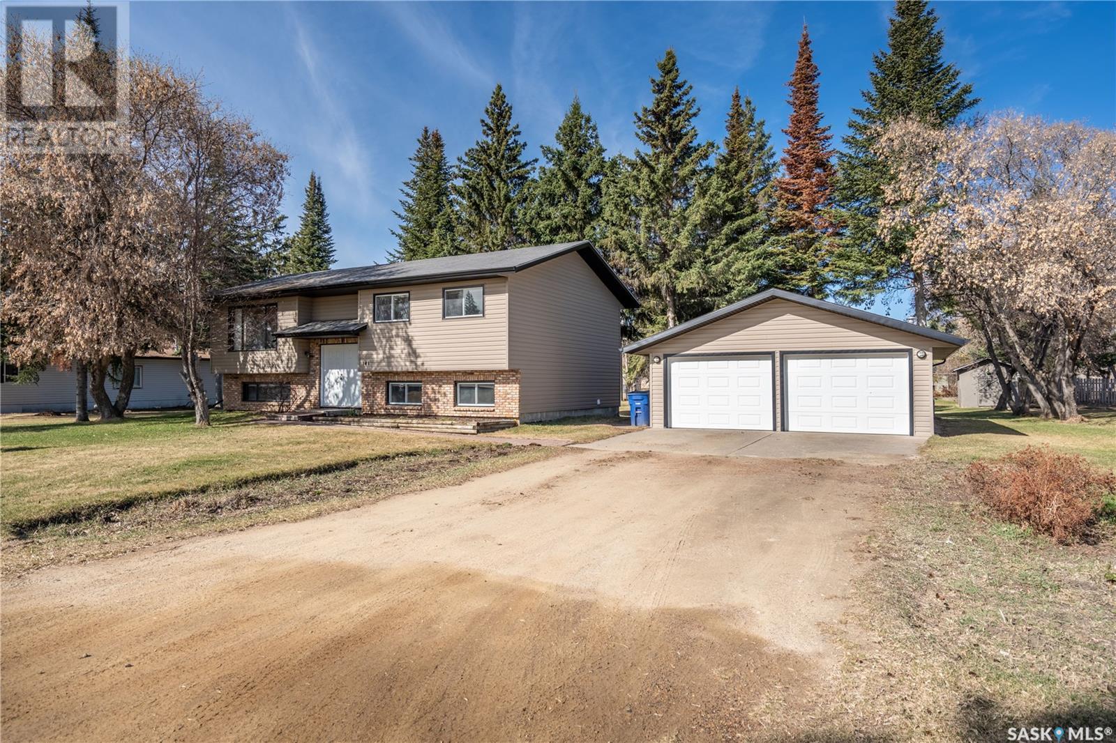Property at 141 2nd STREET W image 1