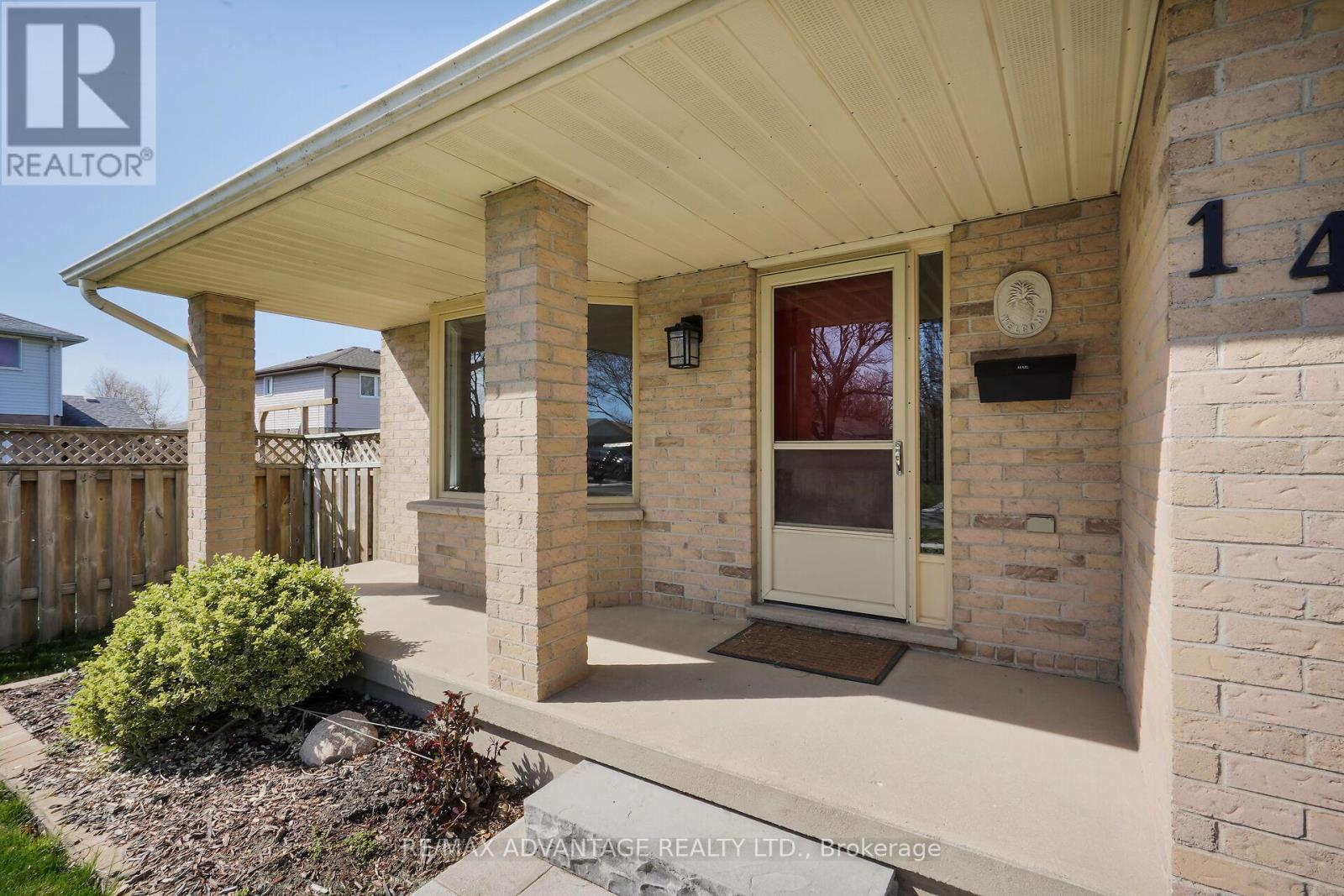 Property at 144 FAIRCHILD CRESCENT image 3