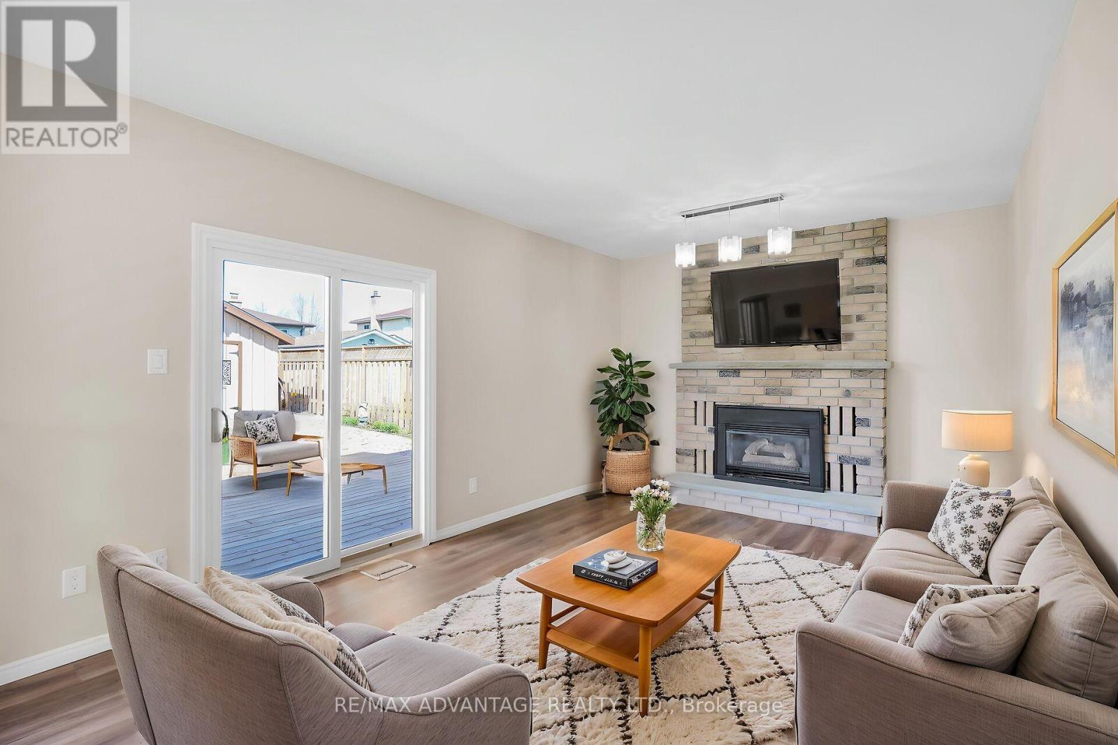 Property at 144 FAIRCHILD CRESCENT image 5