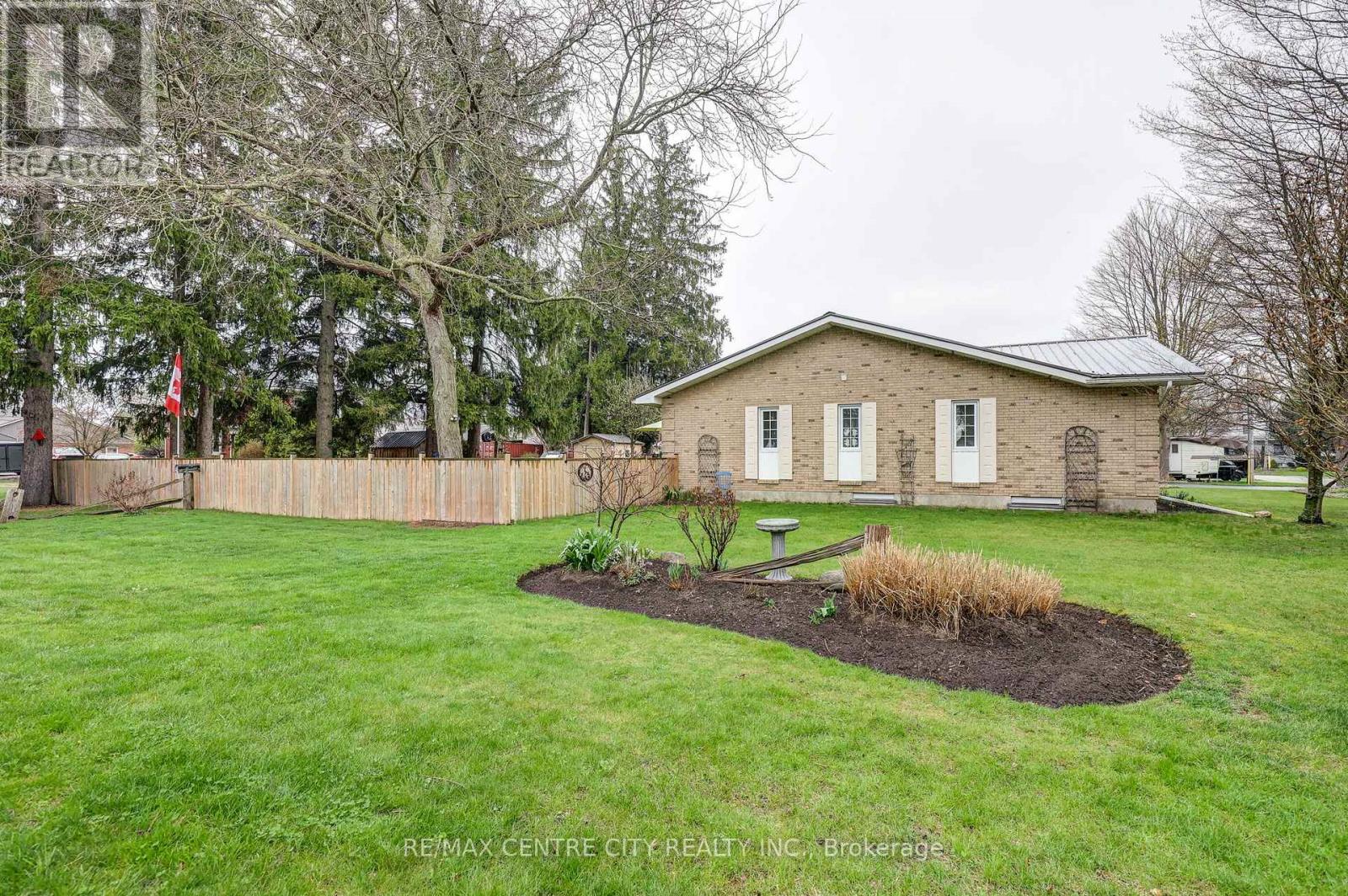 9255 West Street, Bayham (Straffordville), Ontario  N0J 1Y0 - Photo 32 - X12115916