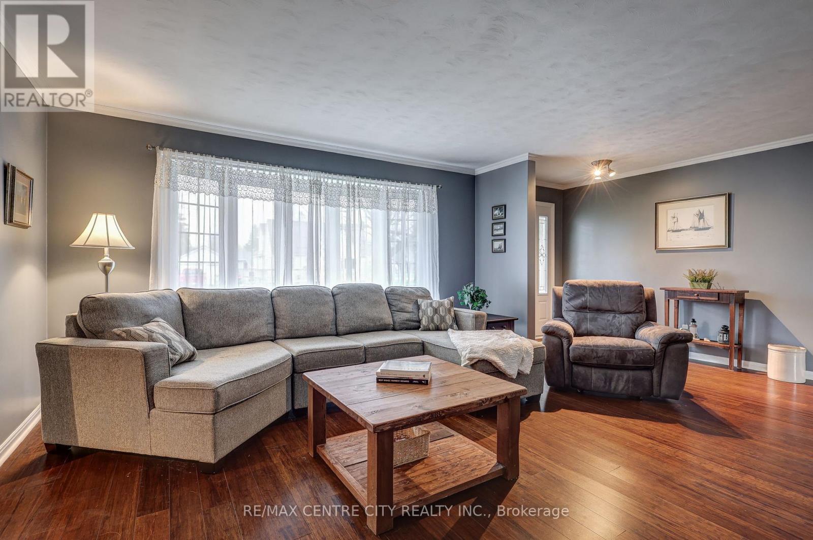 9255 West Street, Bayham (Straffordville), Ontario  N0J 1Y0 - Photo 5 - X12115916