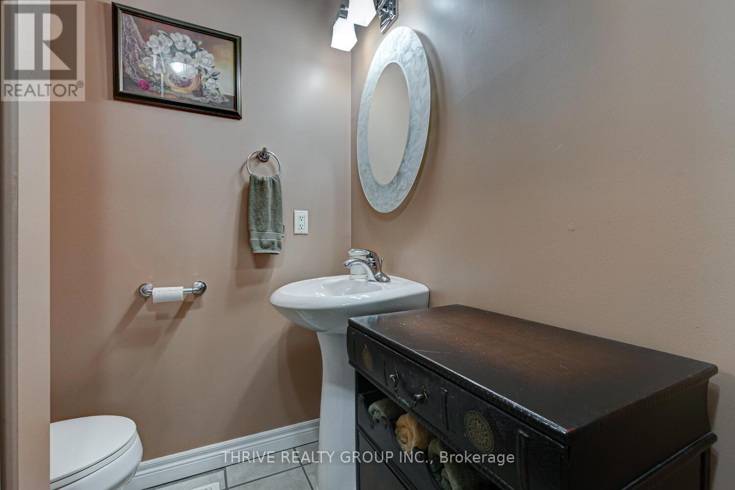 544 Darcy Drive, Strathroy-Caradoc, Ontario  N7G 4L2 - Photo 24 - X12115929