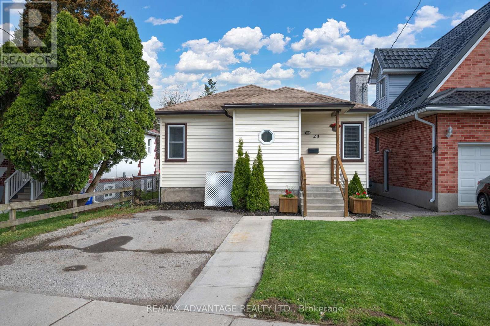 24 Emery Street W, London South (South E), Ontario  N6J 1R4 - Photo 32 - X12115958