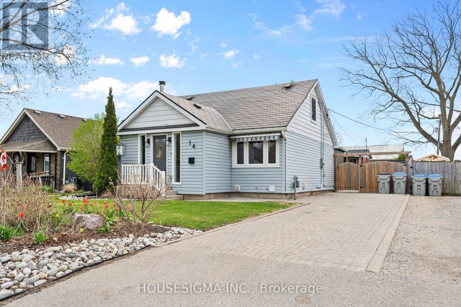 14 Carroll Street W