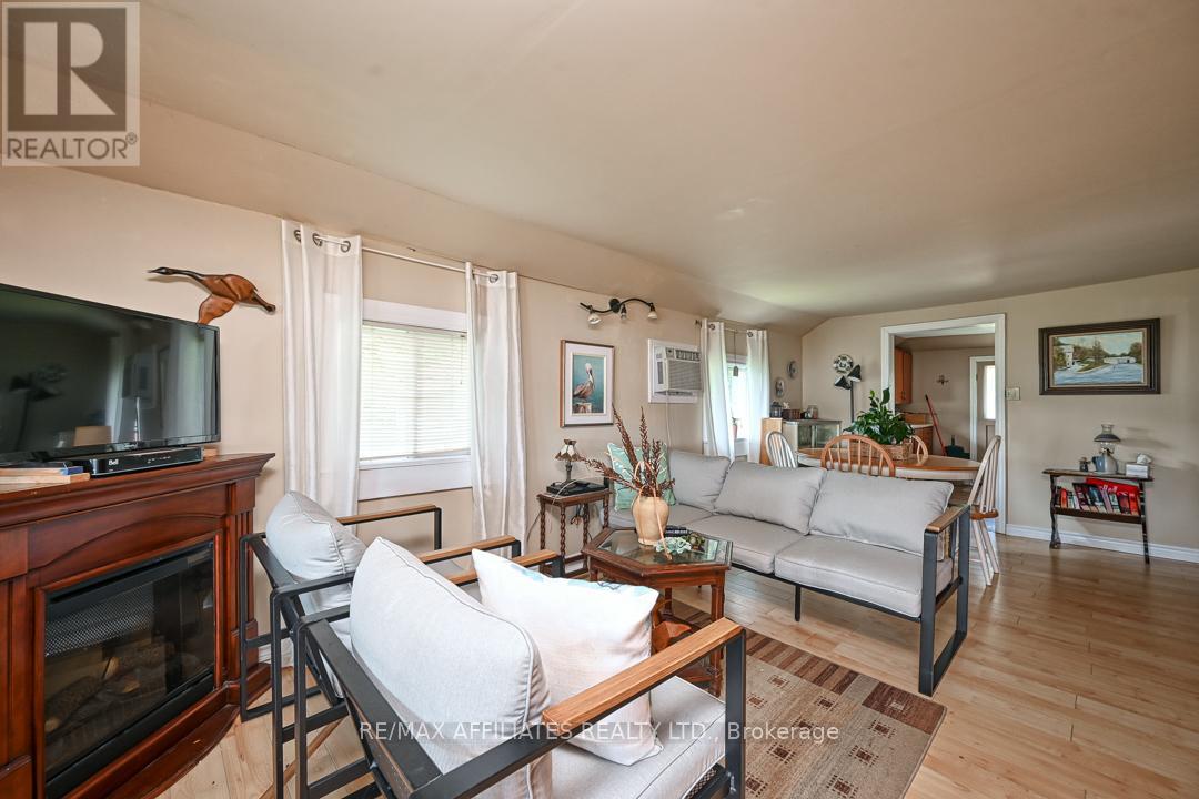 147 Beek Road, Montague, Ontario  K0G 1K0 - Photo 6 - X12115902