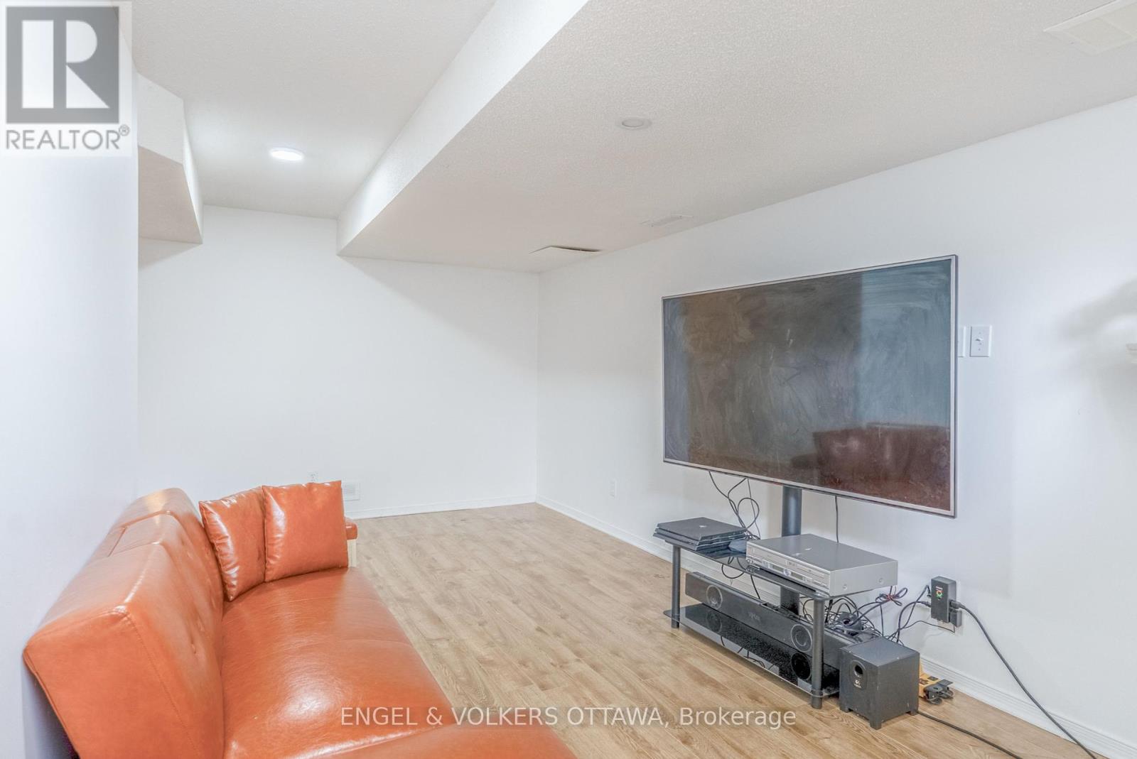 34 Baton Court, Ottawa, Ontario  K2L 4C8 - Photo 23 - X12115987