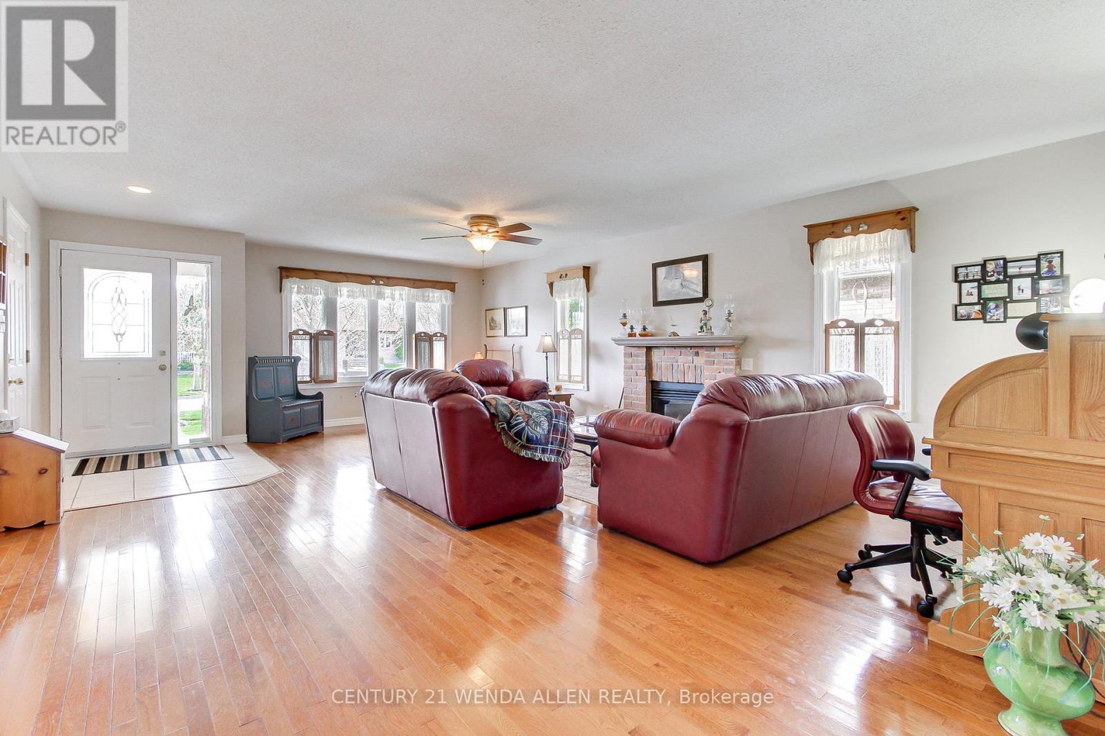 11 Low Boulevard, Uxbridge, Ontario  L9P 1W7 - Photo 6 - N12115372