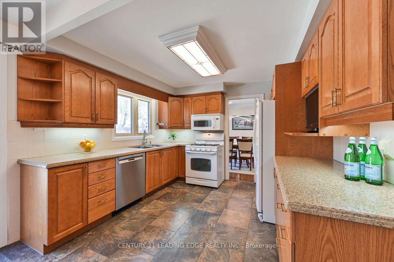 50 Sir Gawaine Place, Markham, Ontario  L3P 3A2 - Photo 13 - N12115374
