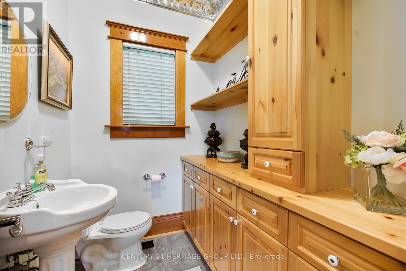 20314 Leslie Street, East Gwillimbury, Ontario  L0G 1R0 - Photo 19 - N12115432