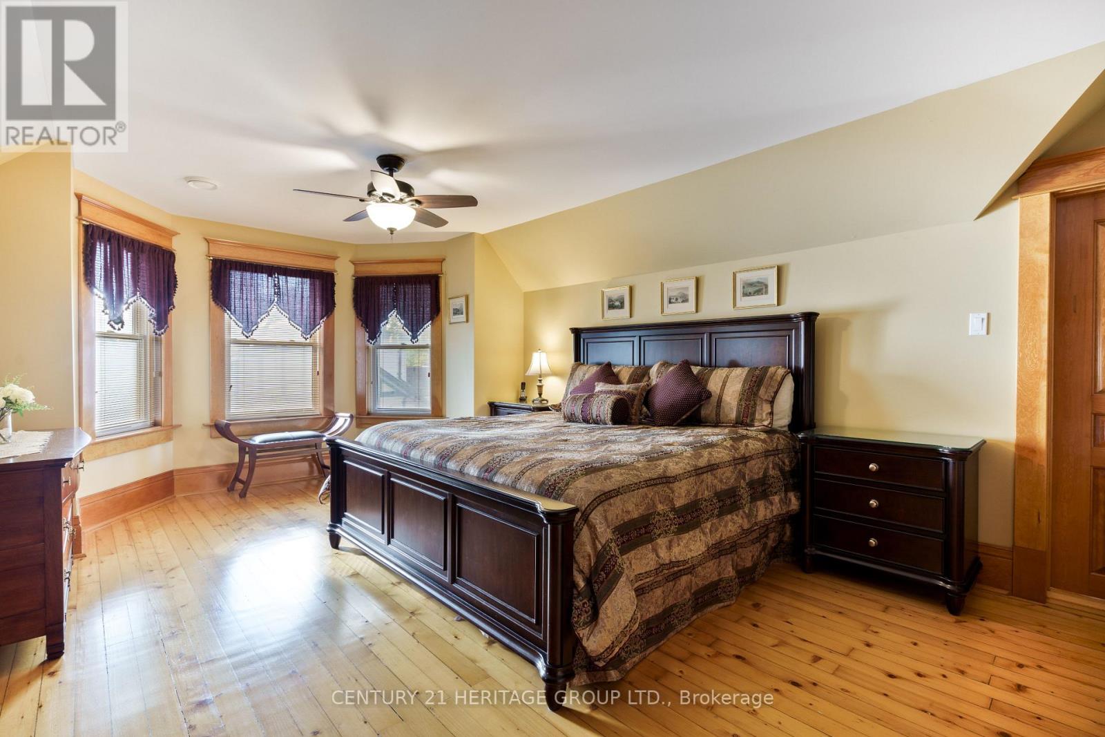 20314 Leslie Street, East Gwillimbury, Ontario  L0G 1R0 - Photo 21 - N12115432