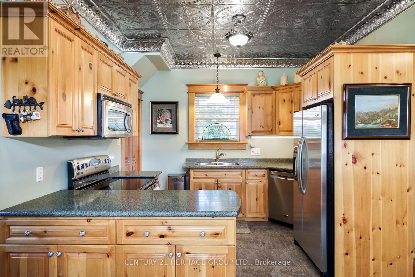 20314 Leslie Street, East Gwillimbury, Ontario  L0G 1R0 - Photo 7 - N12115432
