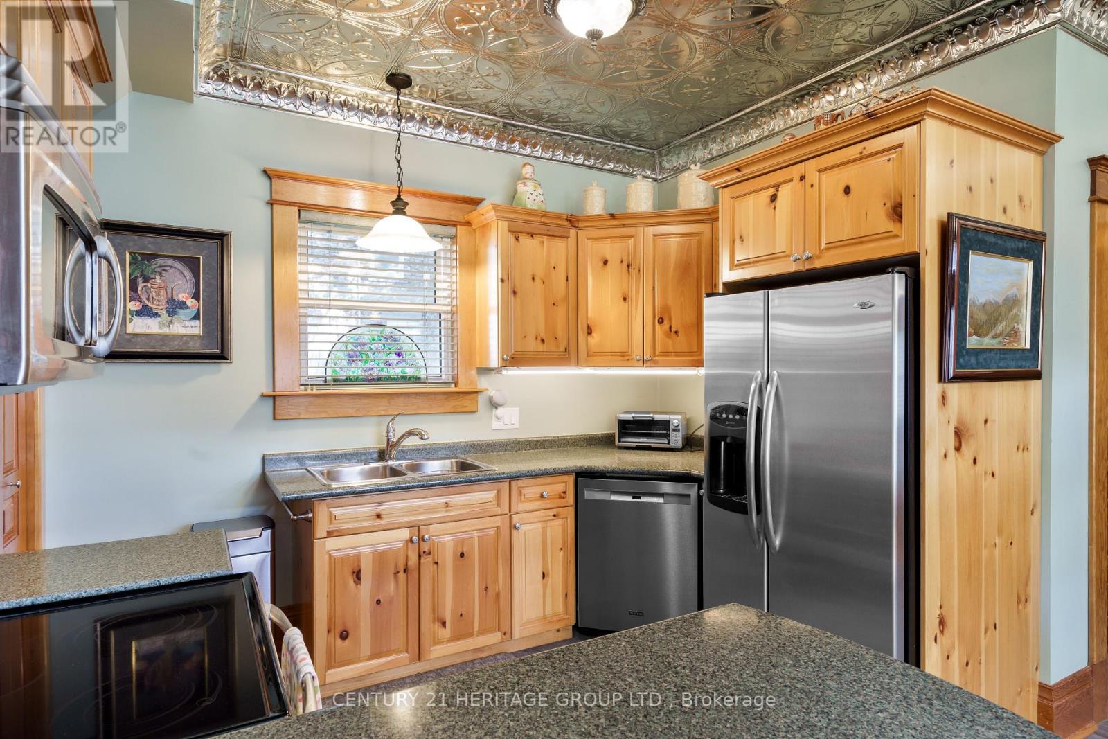 20314 Leslie Street, East Gwillimbury, Ontario  L0G 1R0 - Photo 8 - N12115432