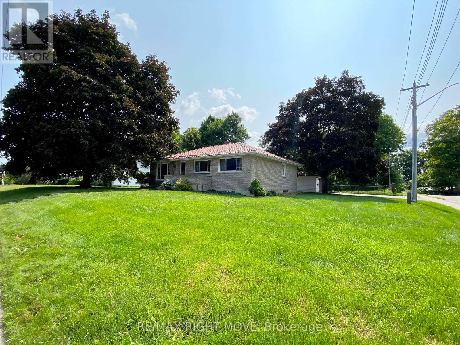 Property at 803 HUGEL AVENUE image 1
