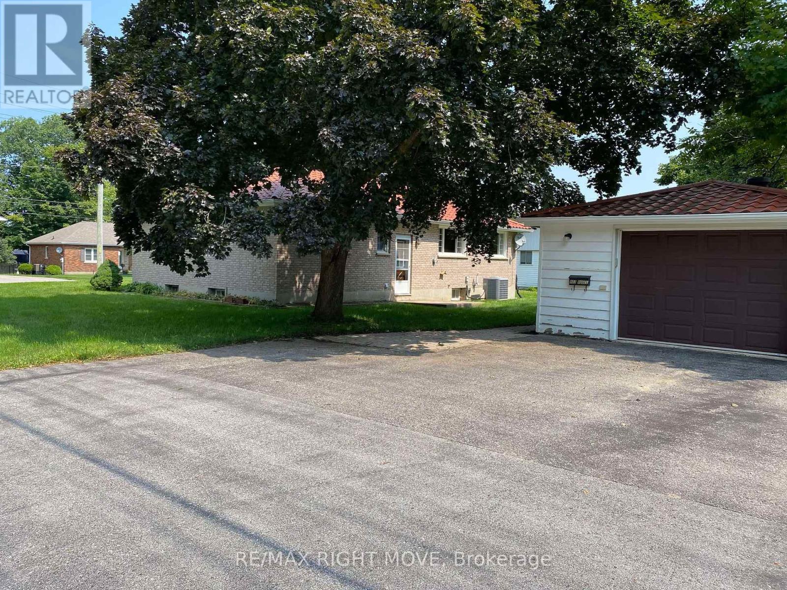 Property at 803 HUGEL AVENUE image 3