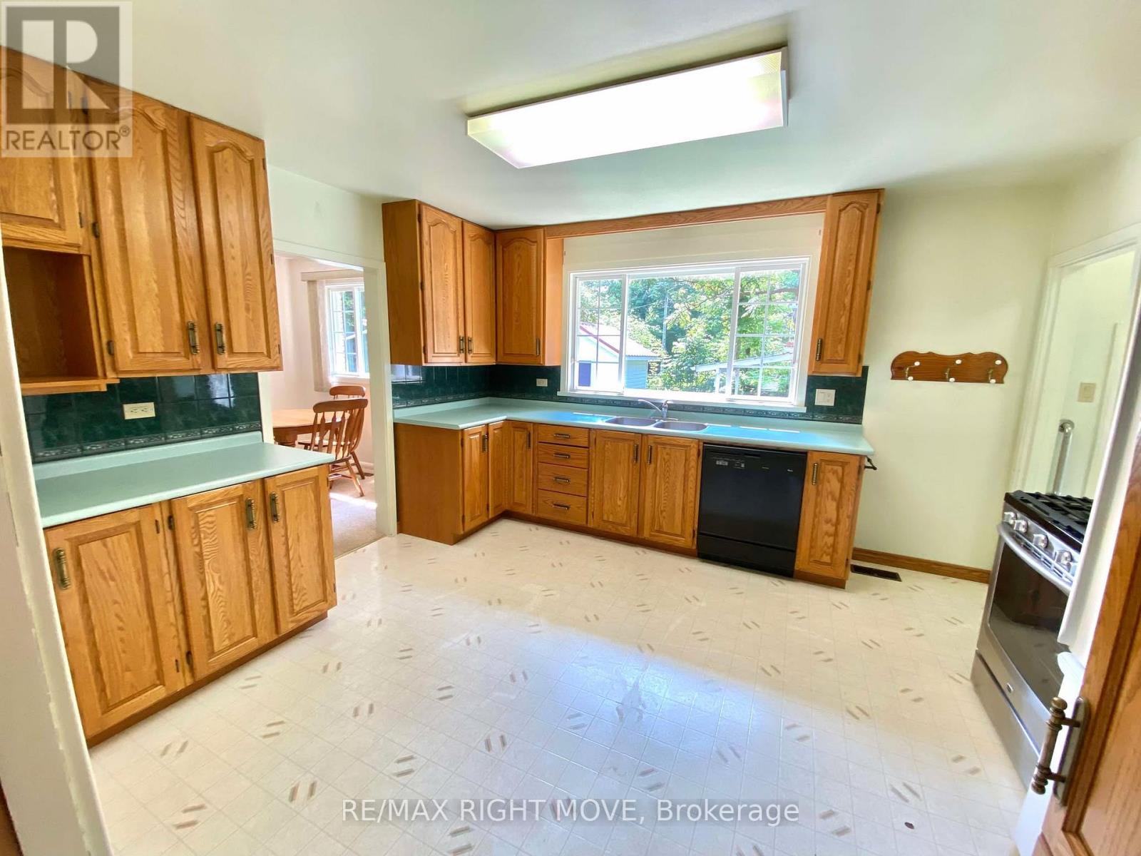 Property at 803 HUGEL AVENUE image 4