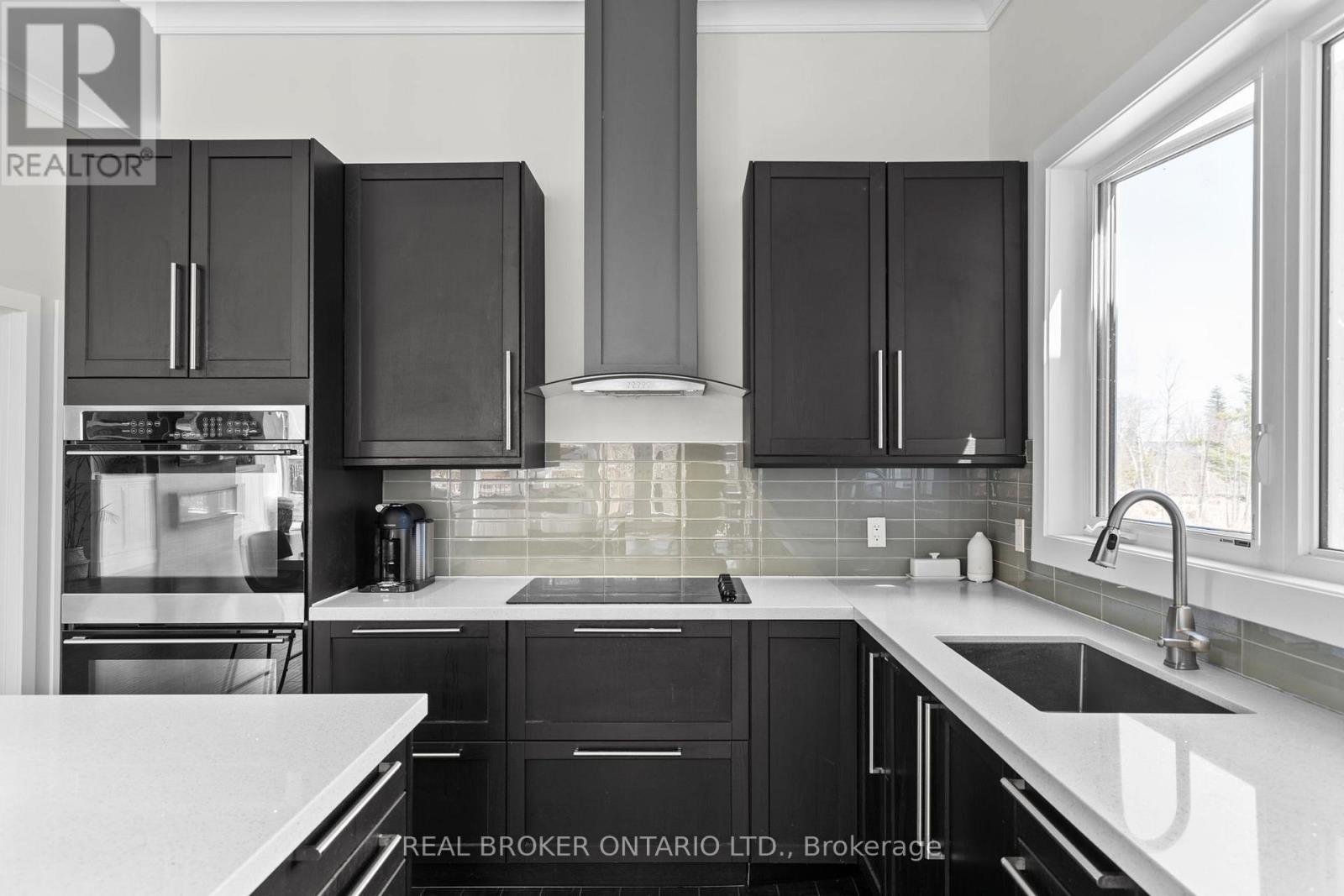 475 Bay Street, Orillia, Ontario  L3V 3X8 - Photo 14 - S12115722