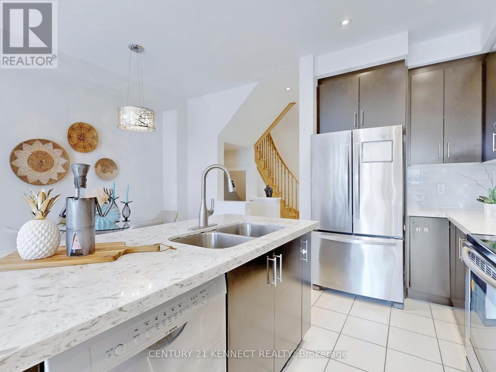 144 Memon Place, Markham, Ontario  L6E 0R9 - Photo 11 - N12115526