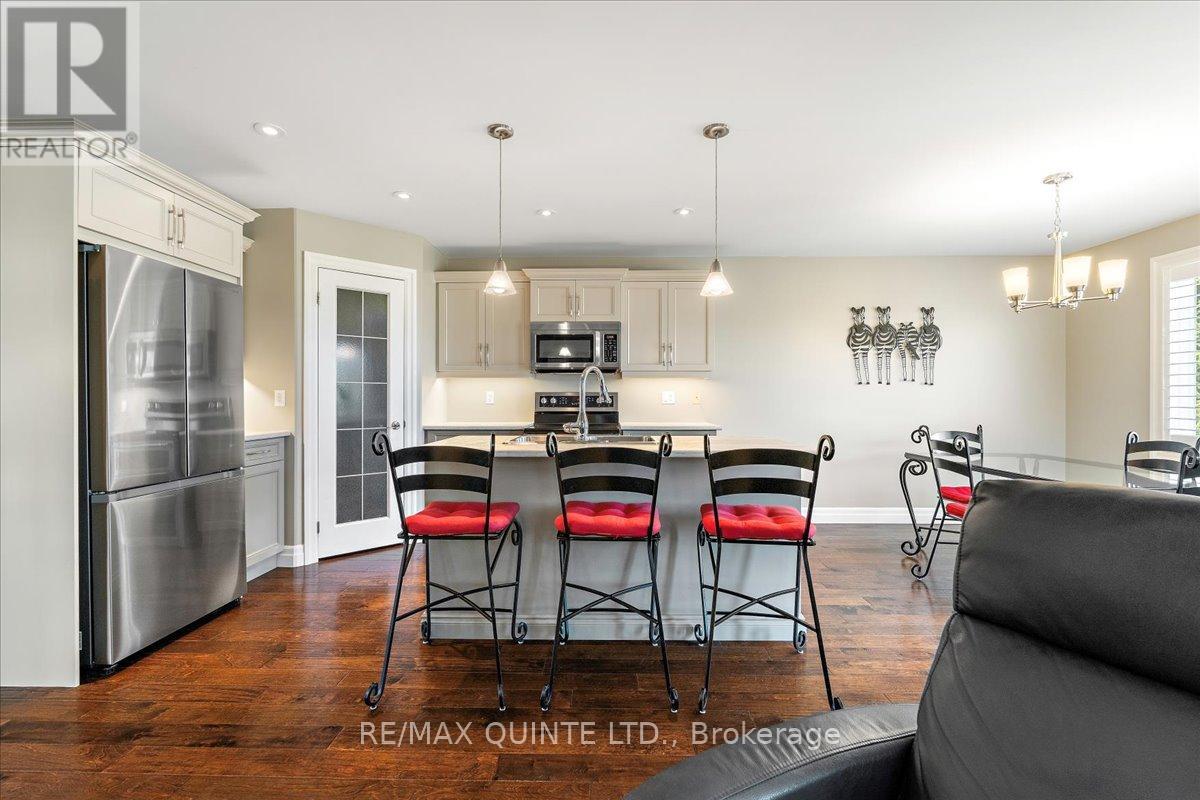 1595 Old Highway 2, Quinte West, Ontario K8N 4Z2 - Photo 10 - X12114968