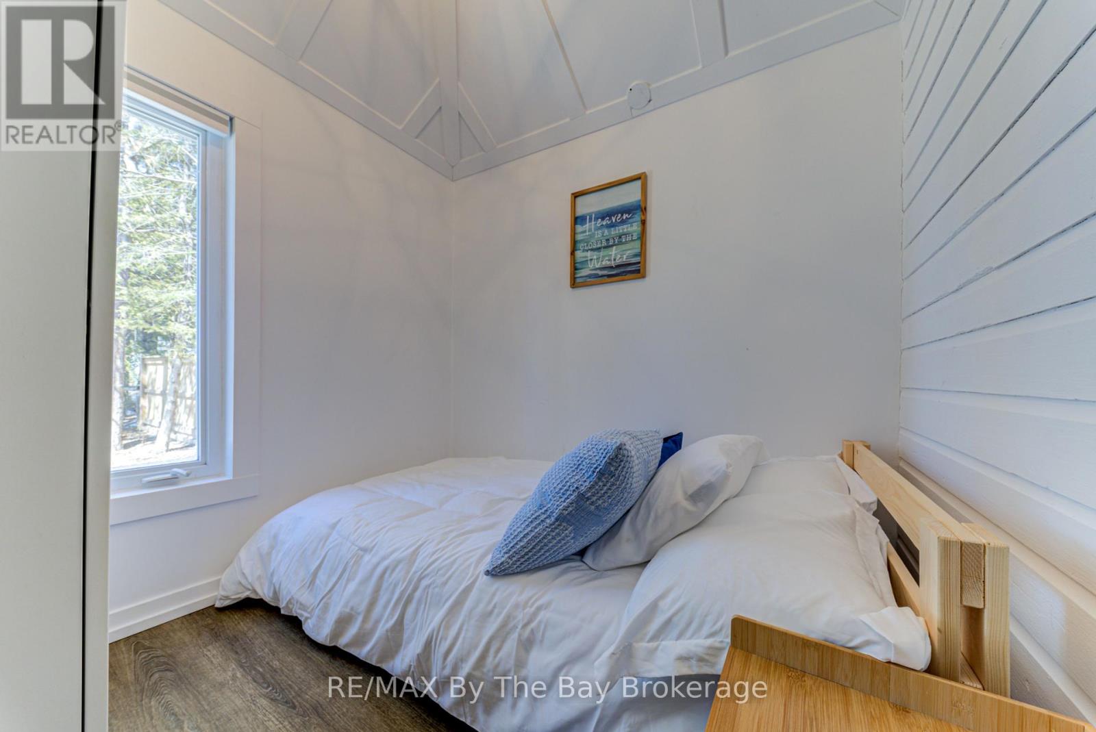 278 Coastline Drive, Wasaga Beach, Ontario  L9Z 2M4 - Photo 9 - S12115955