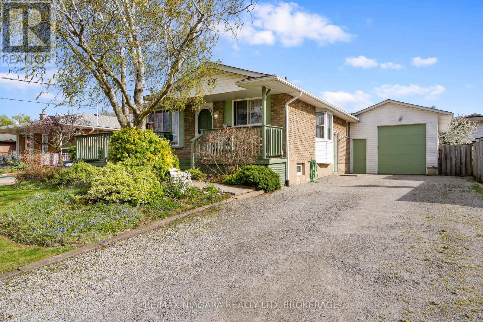 20 BRACKENCREST ROAD, St. Catharines, Ontario