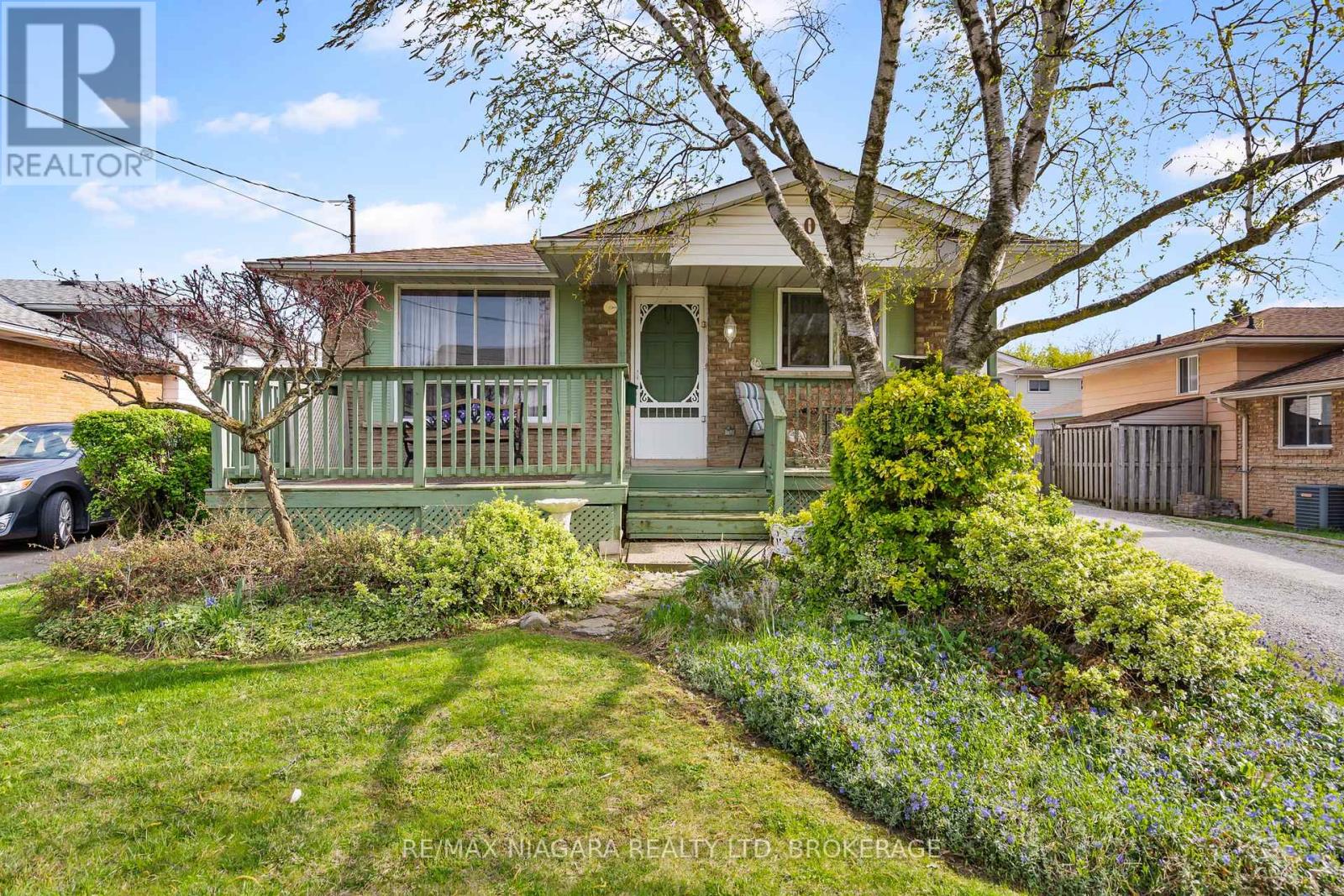 Property at 20 BRACKENCREST ROAD image 2