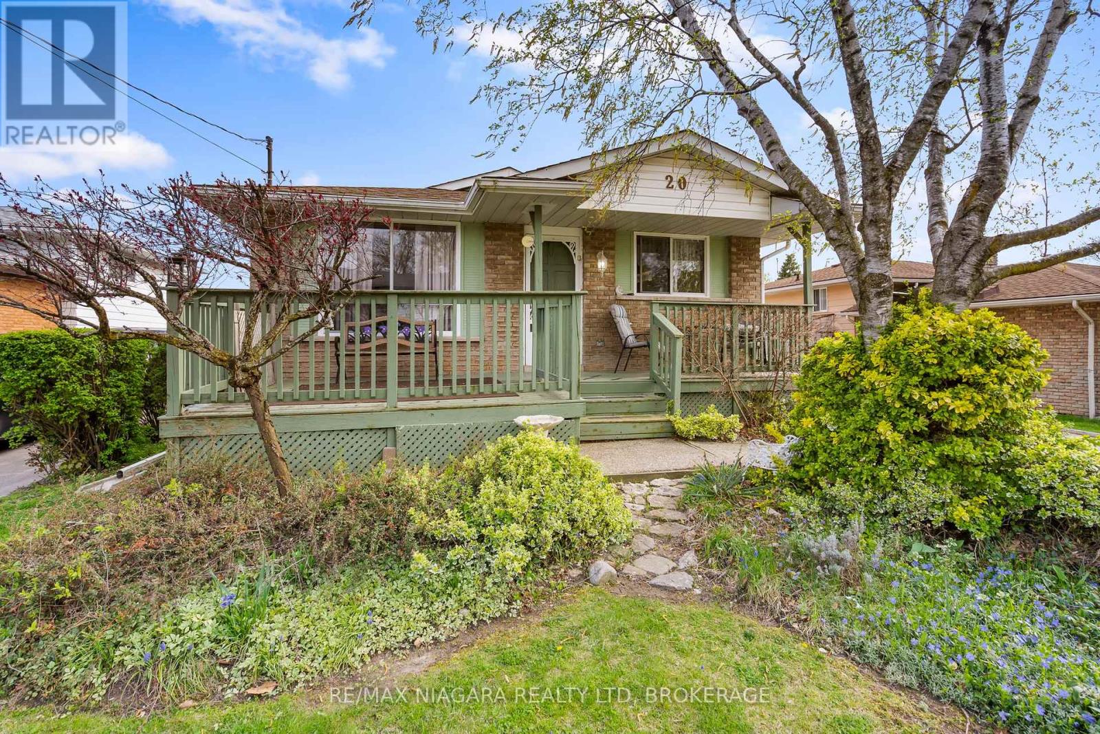 Property at 20 BRACKENCREST ROAD image 3