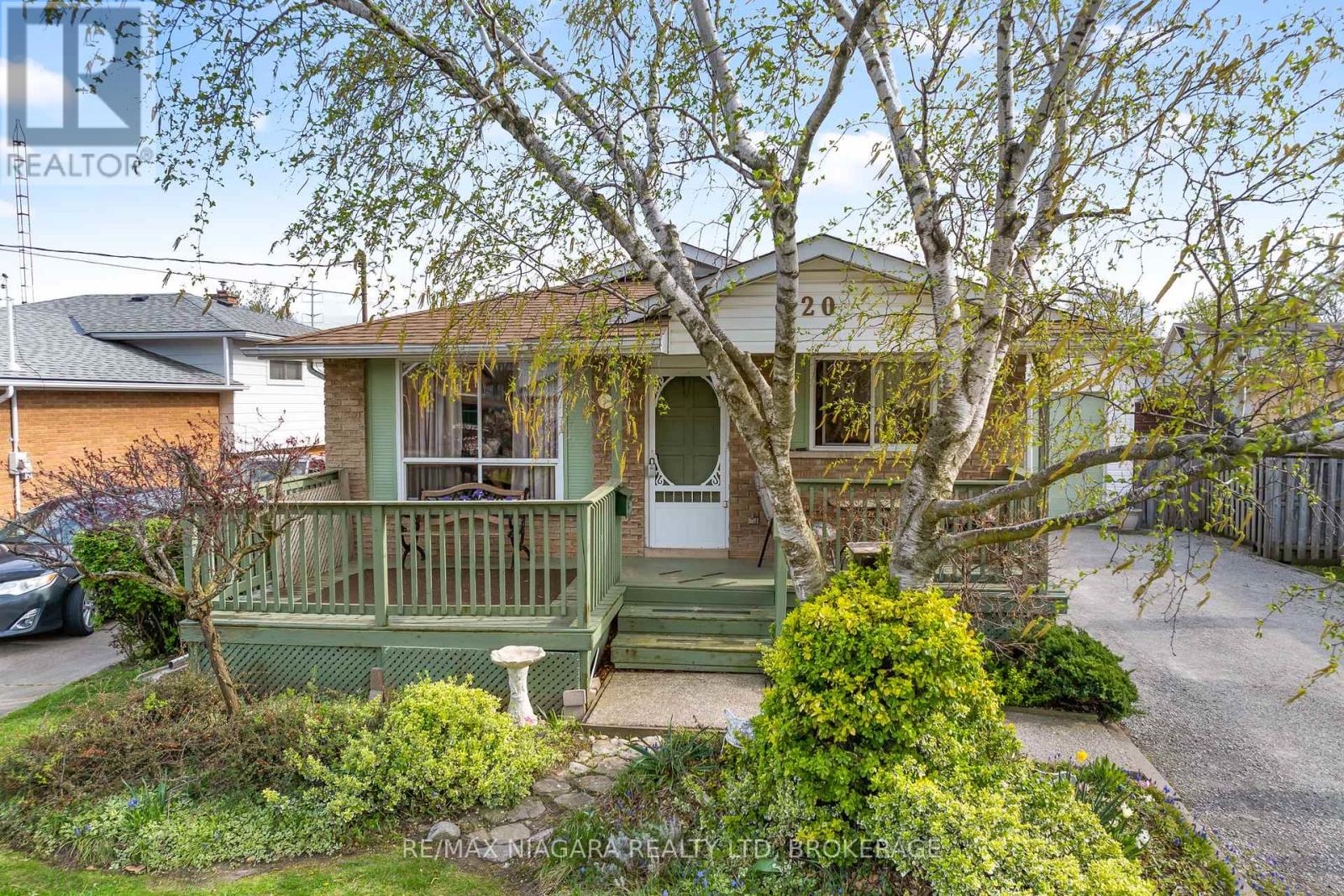 Property at 20 BRACKENCREST ROAD image 4