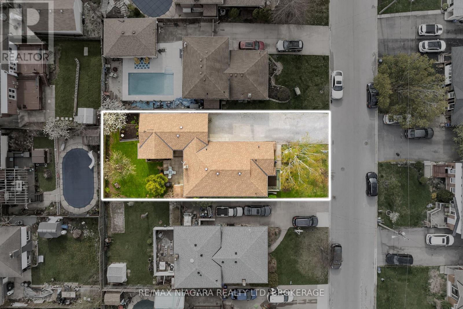 20 Brackencrest Road, St. Catharines, Ontario  L2P 3K8 - Photo 41 - X12115993