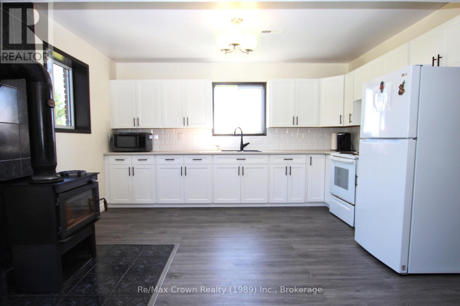 6641 534 Highway, Parry Sound Remote Area, Ontario  P0H 2R0 - Photo 12 - X12115986