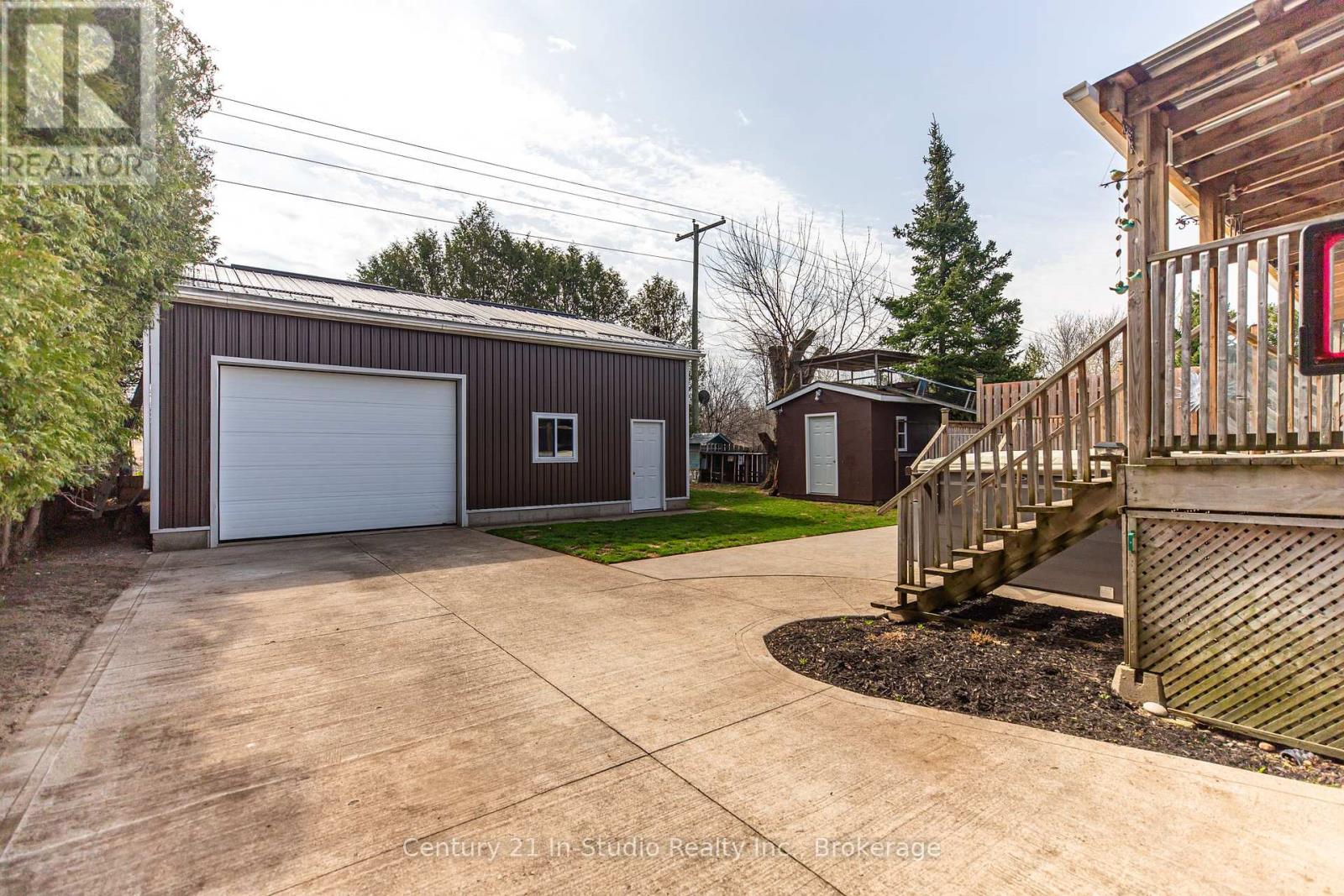 311 Bricker Street, Saugeen Shores, Ontario  N0H 2C1 - Photo 3 - X12115994
