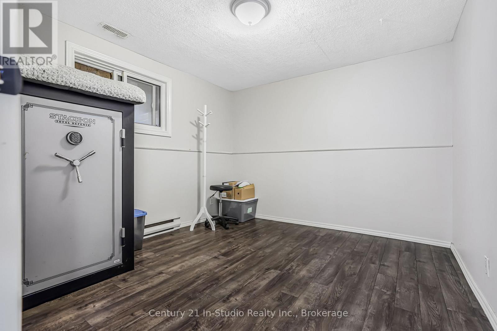 311 Bricker Street, Saugeen Shores, Ontario  N0H 2C1 - Photo 38 - X12115994