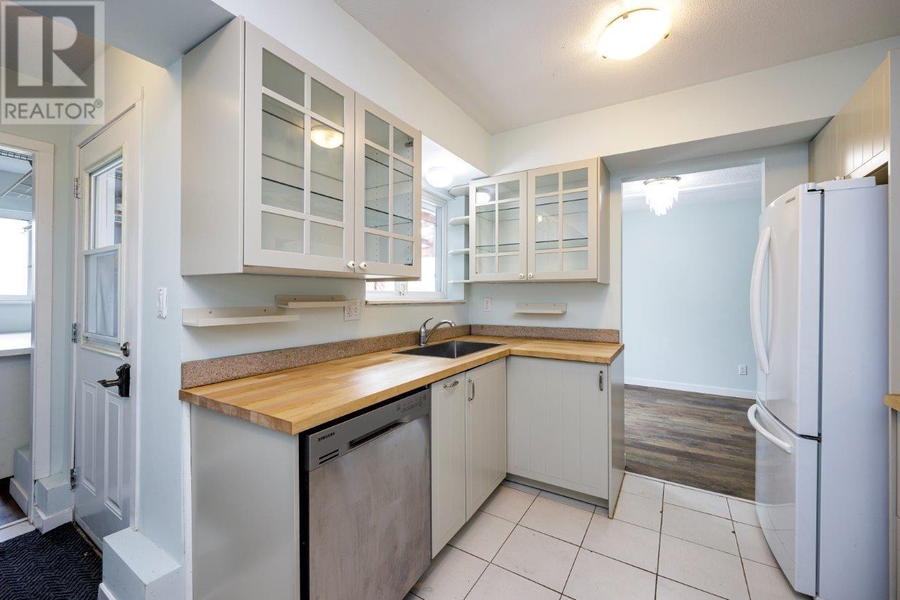 Property at 1373 LYNN VALLEY ROAD image 2