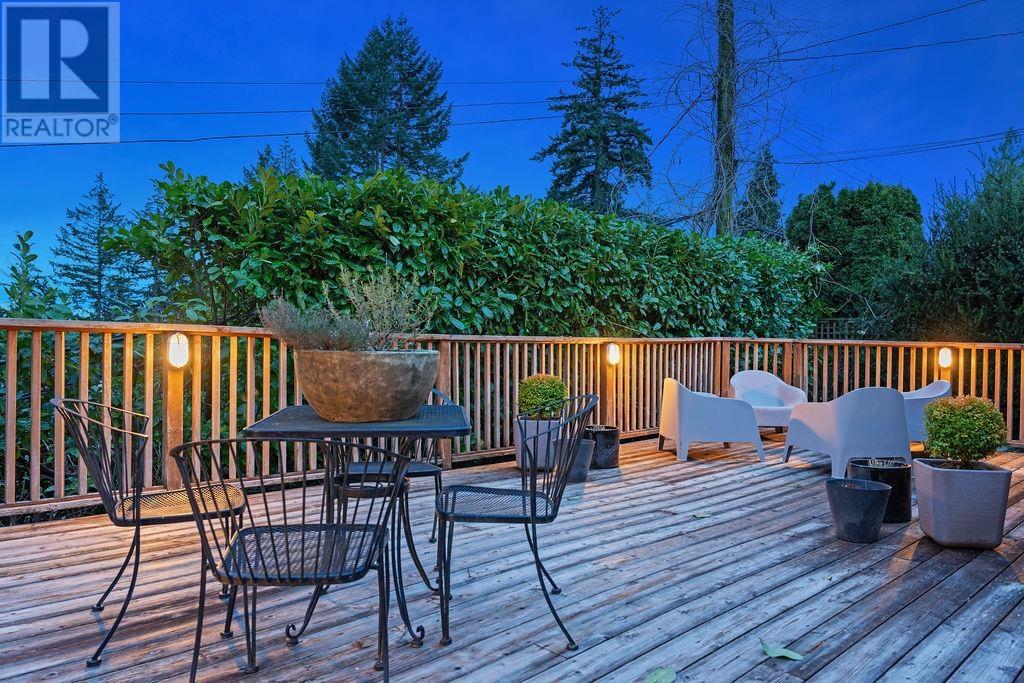 1045 Cortell Street, North Vancouver, British Columbia  V7P 2A2 - Photo 16 - R2996742