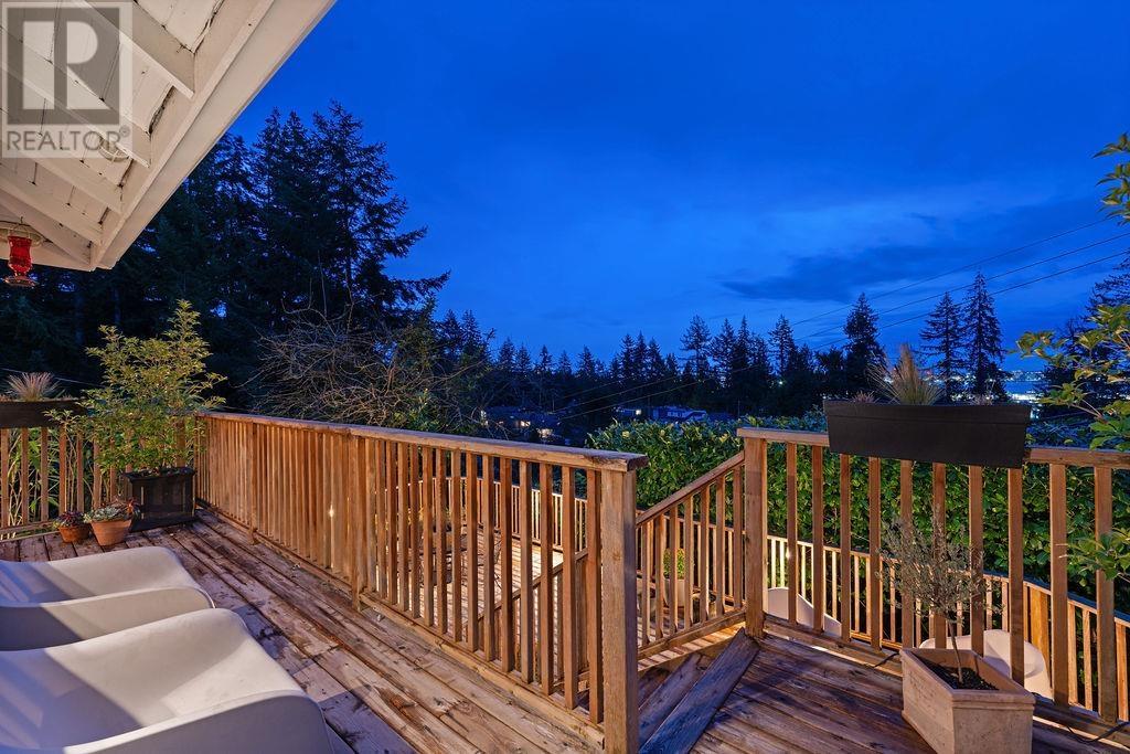 Property at 1045 CORTELL STREET image 3