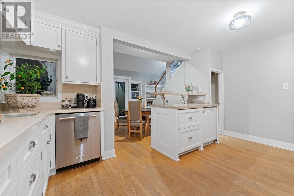 1045 Cortell Street, North Vancouver, British Columbia  V7P 2A2 - Photo 7 - R2996742