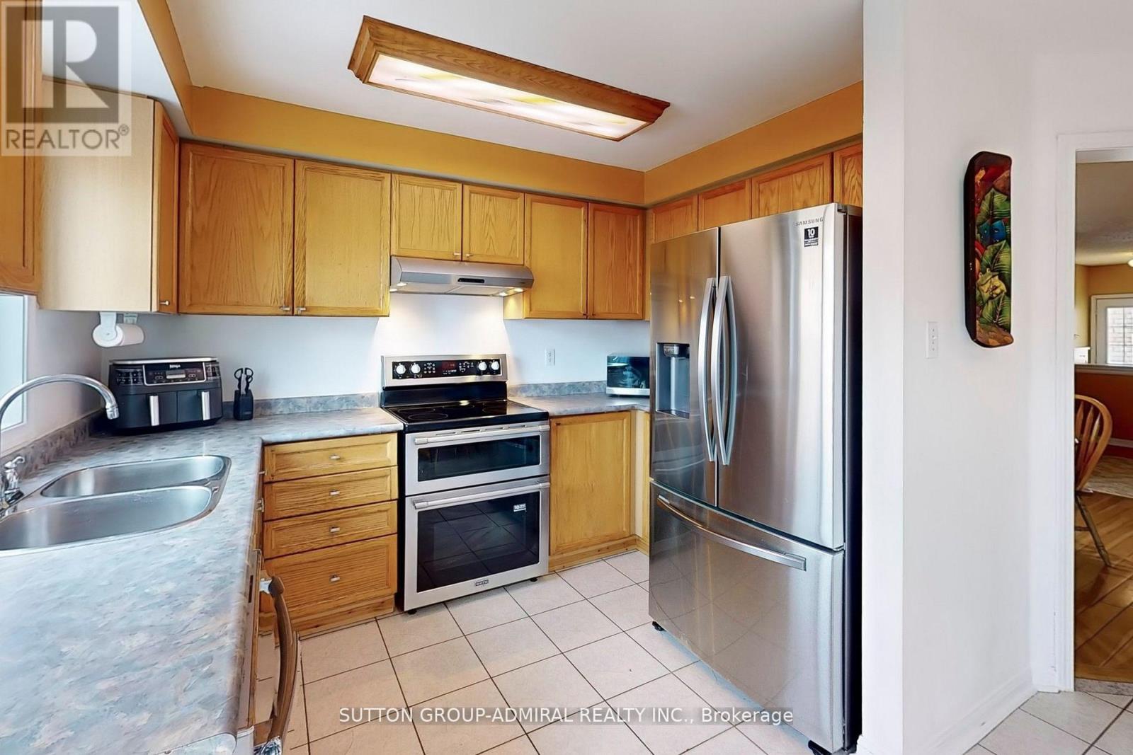 180 Tiller Trail, Brampton, Ontario  L6X 4S8 - Photo 14 - W12112992