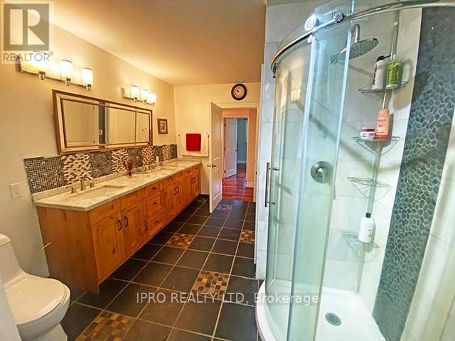 7454 Old Church Road, Caledon, Ontario  L7C 0H5 - Photo 18 - W12115407