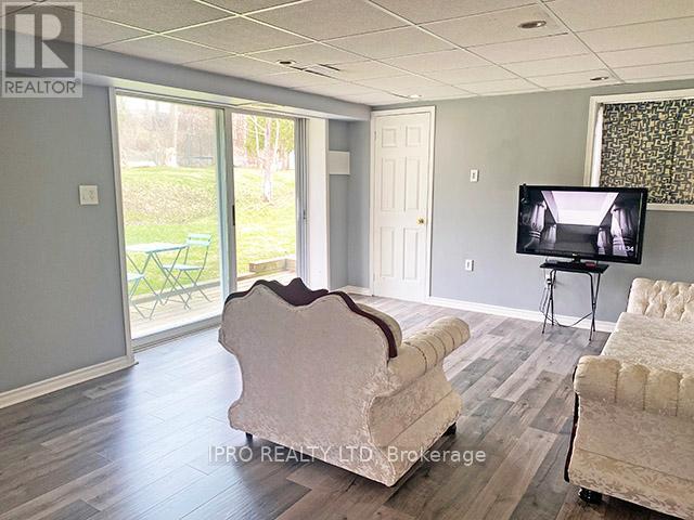 7454 Old Church Road, Caledon, Ontario  L7C 0H5 - Photo 29 - W12115407