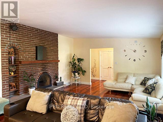 7454 Old Church Road, Caledon, Ontario  L7C 0H5 - Photo 7 - W12115407