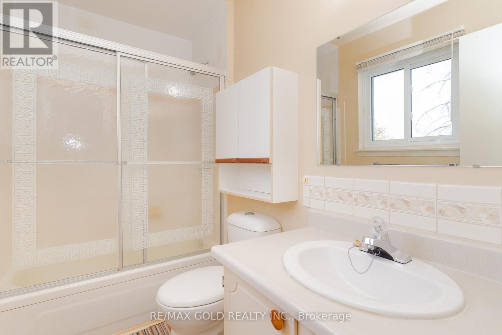 76 Mayfair Crescent, Brampton, Ontario  L6S 3N4 - Photo 23 - W12115472