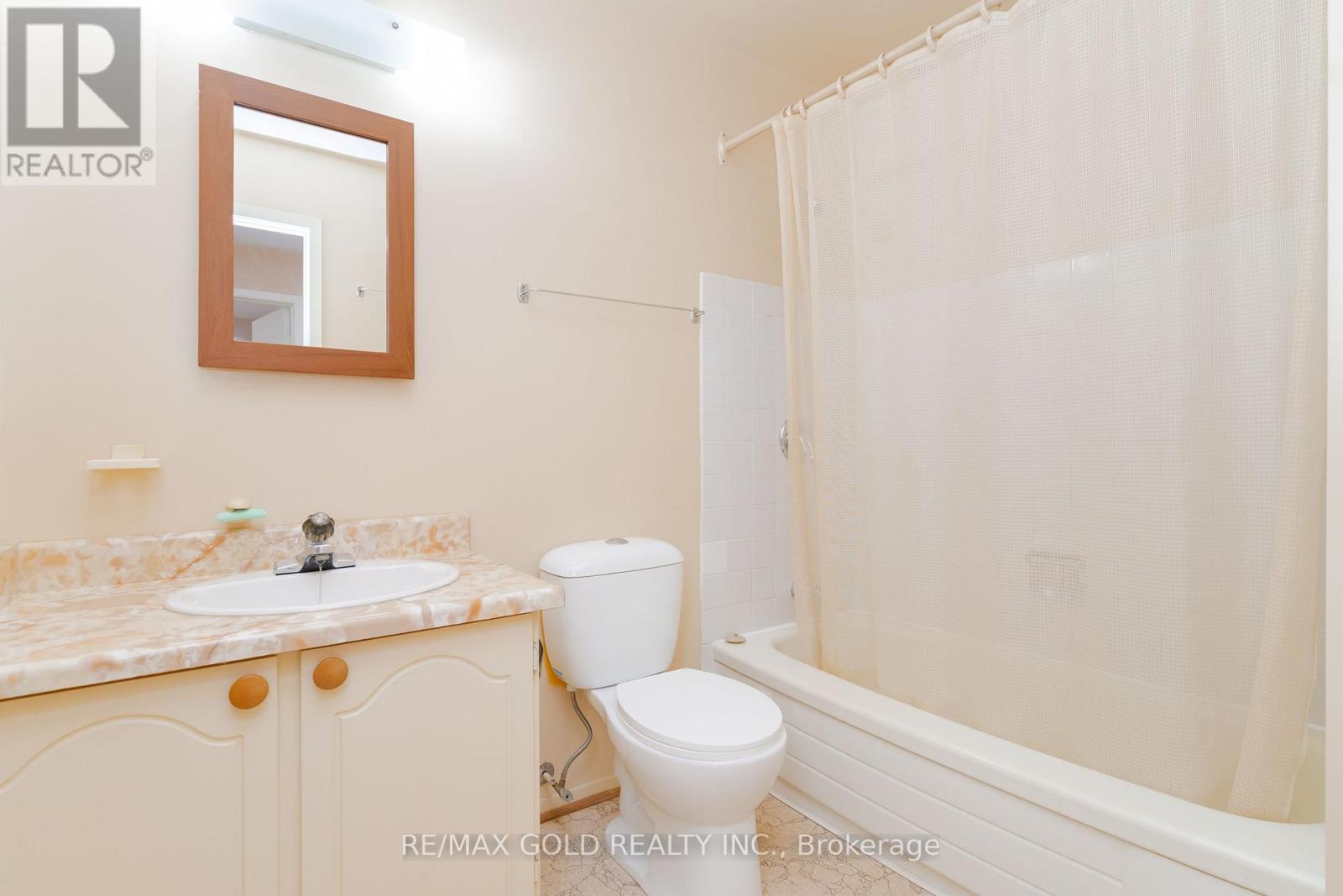 76 Mayfair Crescent, Brampton, Ontario  L6S 3N4 - Photo 28 - W12115472