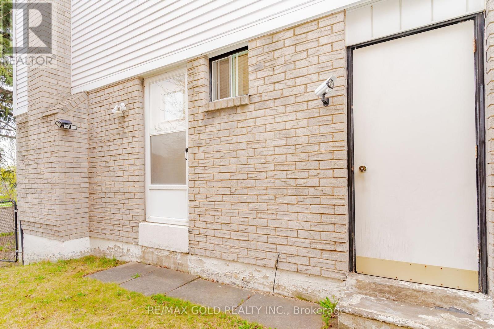 76 Mayfair Crescent, Brampton, Ontario  L6S 3N4 - Photo 36 - W12115472