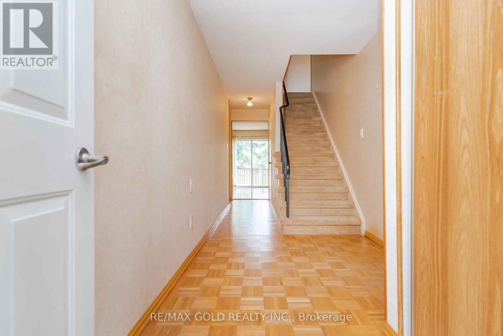 Property at 76 MAYFAIR CRESCENT image 4