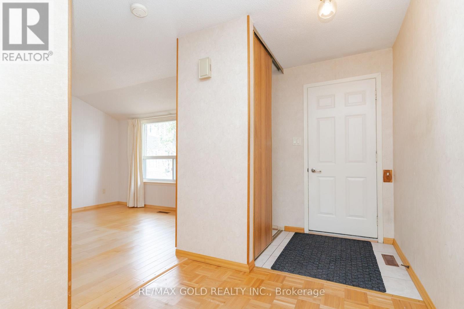 Property at 76 MAYFAIR CRESCENT image 5