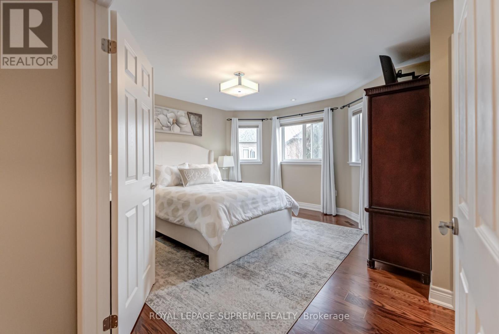 34 Purdy Crescent, Toronto (Humberlea-Pelmo Park), Ontario  M9N 3X7 - Photo 18 - W12115633