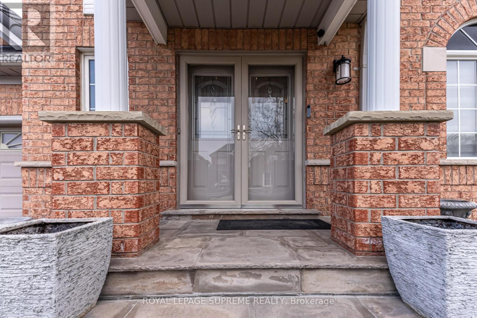 Property at 34 PURDY CRESCENT image 2
